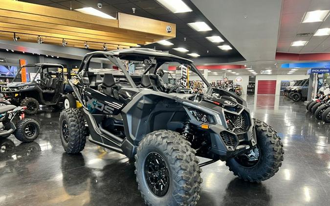 2026 Can-Am Maverick X3 X Ds Turbo RR Triple Black_4.5 In
