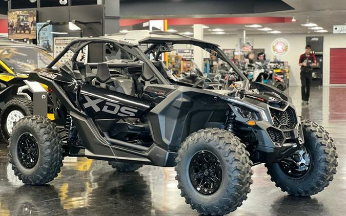 2026 Can-Am Maverick X3 X Ds Turbo RR Triple Black_4.5 In