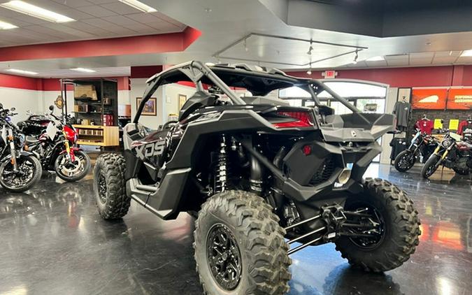 2026 Can-Am Maverick X3 X Ds Turbo RR Triple Black_4.5 In
