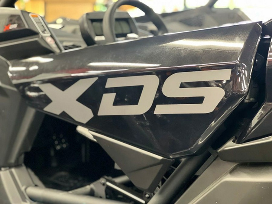 2026 Can-Am Maverick X3 X Ds Turbo RR Triple Black_4.5 In