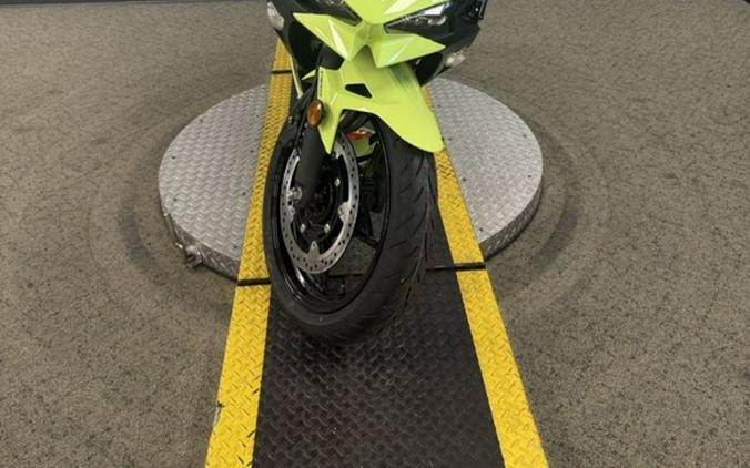2026 Kawasaki Ninja® 500 ABS Metallic Yellowish Green/Ebony