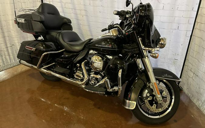 2014 Harley-Davidson Electra Glide Ultra Limited FLHTK Vivid Black