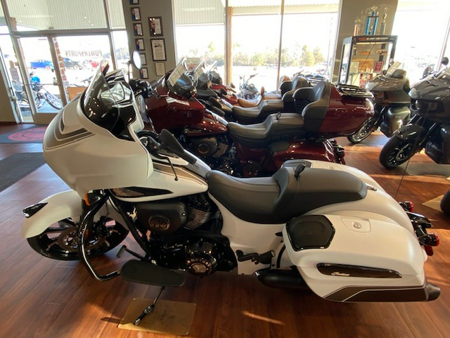 2024 Indian Motorcycle® Chieftain® Dark Horse® with PowerBand Audio Package