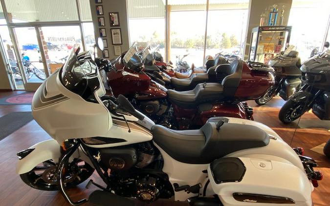 2024 Indian Motorcycle® Chieftain® Dark Horse® with PowerBand Audio Package