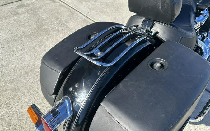 2020 Harley-Davidson Softail FLDE - Deluxe