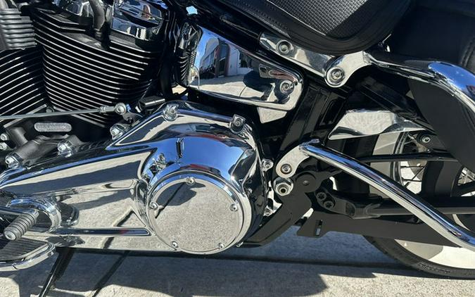 2020 Harley-Davidson Softail FLDE - Deluxe