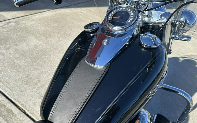 2020 Harley-Davidson Softail FLDE - Deluxe