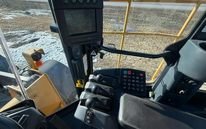 2012 724K Wheel Loader - John Deere