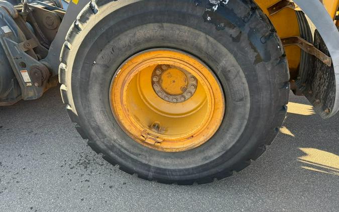 2012 724K Wheel Loader - John Deere