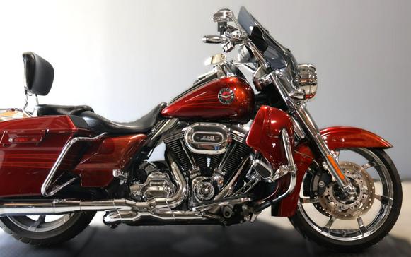 2013 Harley-Davidson CVO Road King FLHRSE5