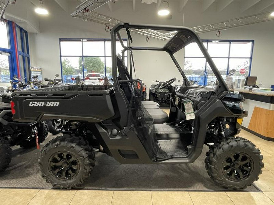 2023 Can-Am® Defender DPS HD10