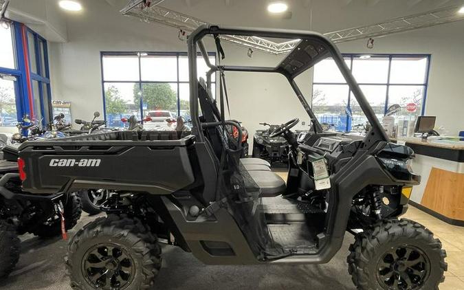 2023 Can-Am® Defender DPS HD10