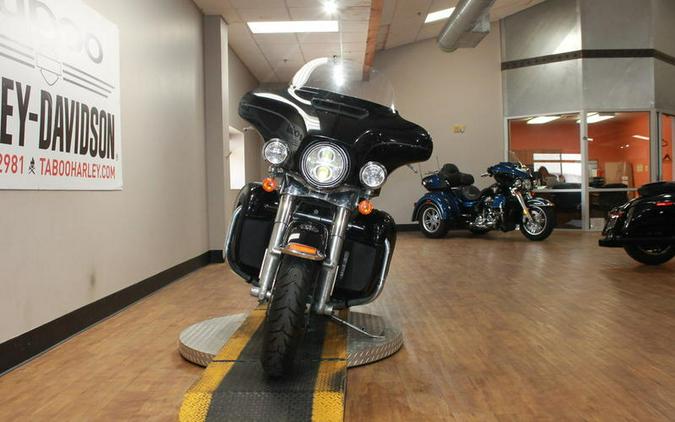 2015 Harley-Davidson® FLHTCU - Electra Glide® Ultra Classic®