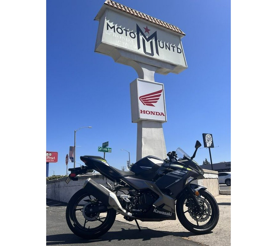 2022 Kawasaki Ninja® 400 ABS KRT Edition