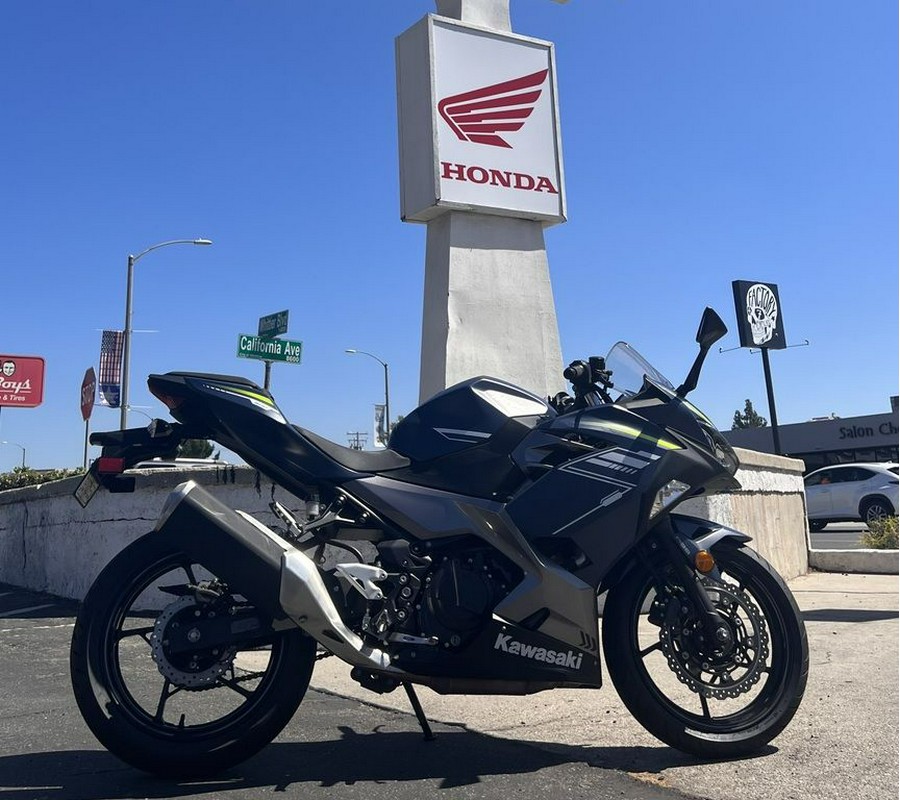 2022 Kawasaki Ninja® 400 ABS KRT Edition
