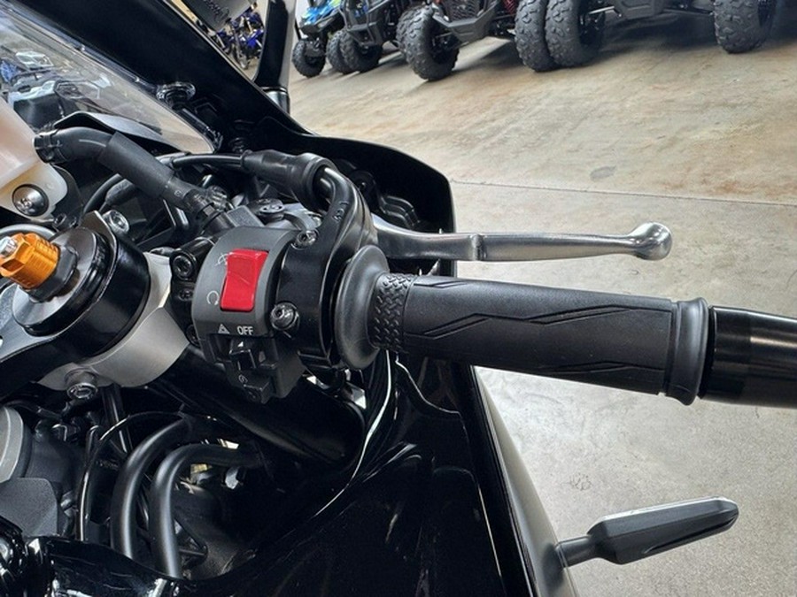 2025 Yamaha YZFR7SCB R7