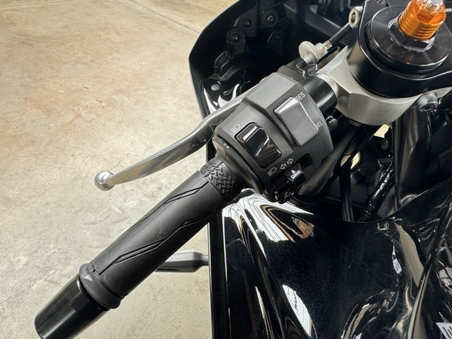 2025 Yamaha YZFR7SCB R7