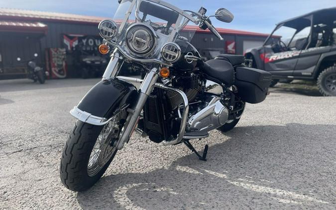 2020 Harley-Davidson Softail FLHC - Heritage Classic