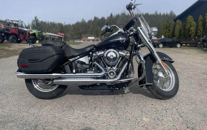 2020 Harley-Davidson Softail FLHC - Heritage Classic