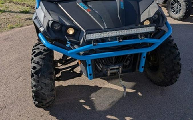 2019 Can-Am Commander XT 1000R Carbon Black & Octane Blue