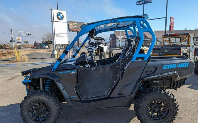 2019 Can-Am® Commander™ XT™ 1000R Carbon Black & Octane Blue