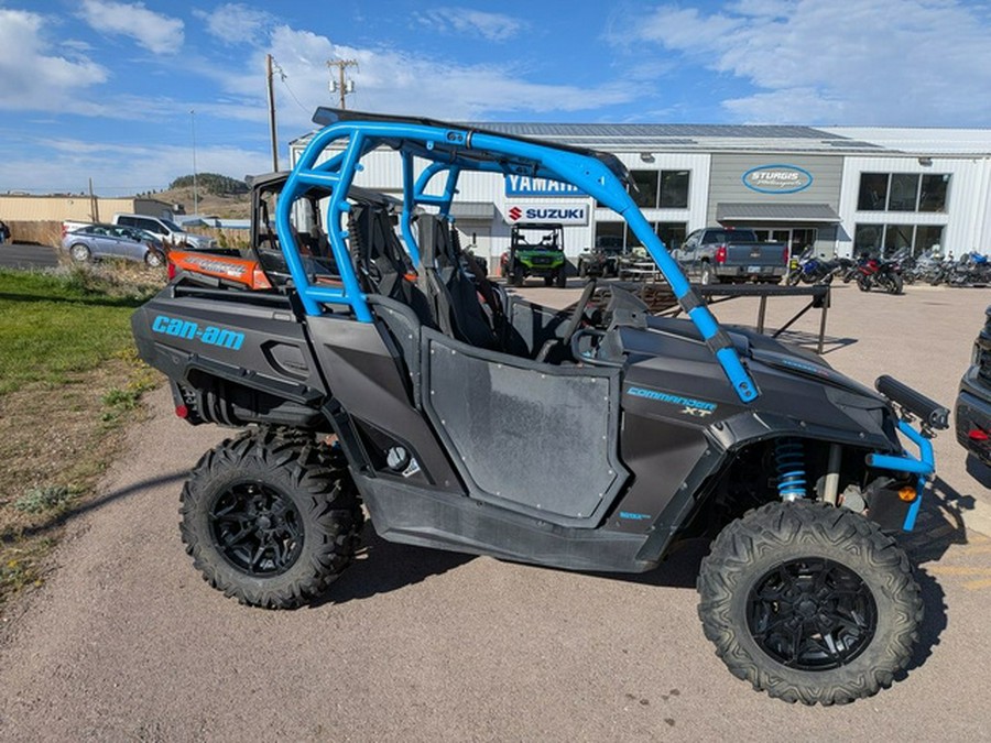 2019 Can-Am Commander XT 1000R Carbon Black & Octane Blue