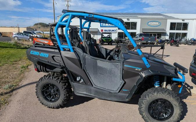 2019 Can-Am Commander XT 1000R Carbon Black & Octane Blue