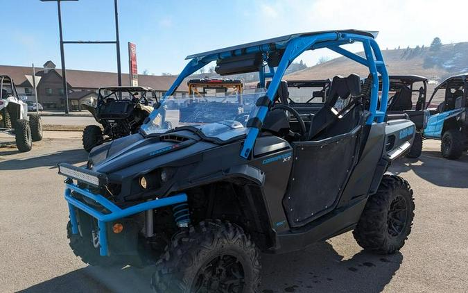 2019 Can-Am® Commander™ XT™ 1000R Carbon Black & Octane Blue