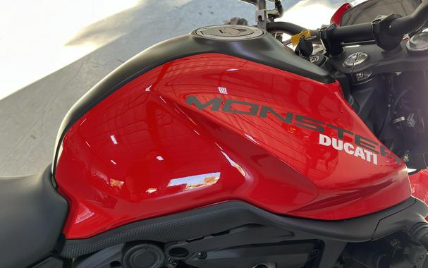 2022 Ducati Monster