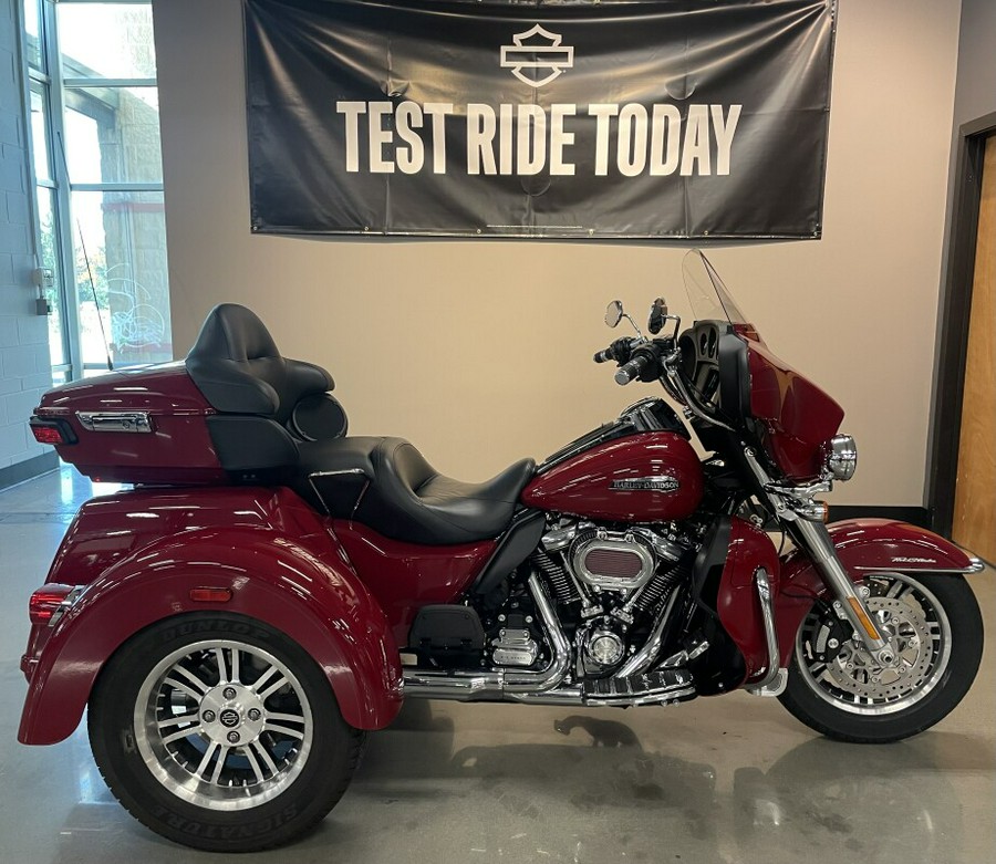 2021 Harley-Davidson® Tri Glide® Ultra Billiard Red