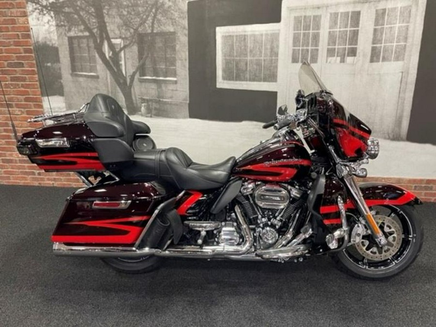 2017 Harley-Davidson® FLHTKSE - CVO™ Limited