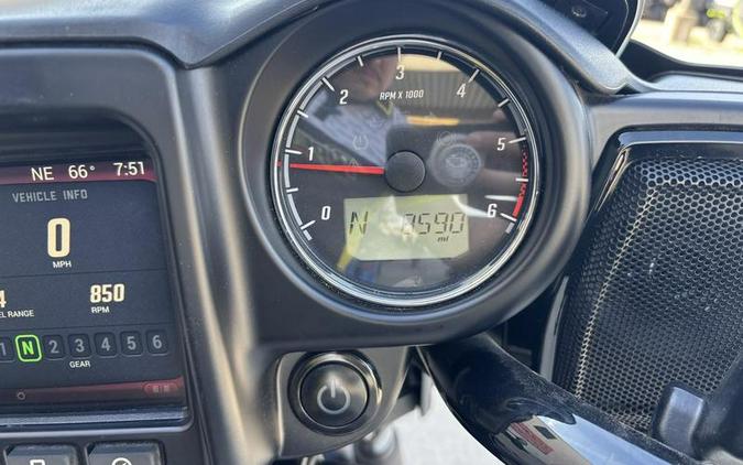 2018 Indian Motorcycle® Chieftain® Dark Horse® ABS Thunder Black Smoke