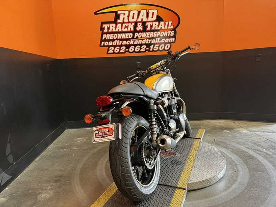 2017 Triumph Street Cup