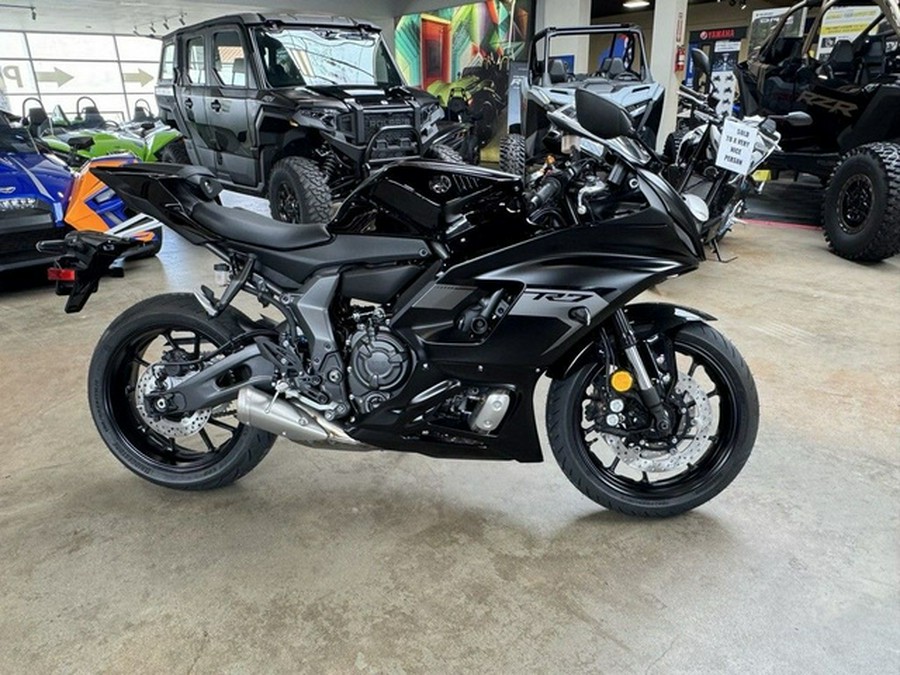2025 Yamaha YZFR7SCB R7
