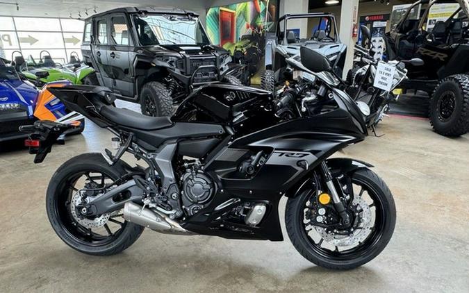2025 Yamaha YZFR7SCB R7