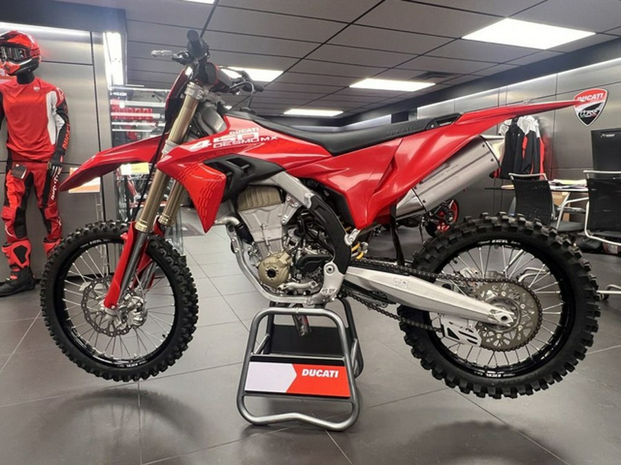 2026 Ducati Desmo450 MX 450