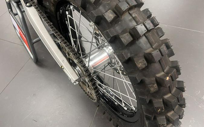 2026 Ducati Desmo450 MX 450