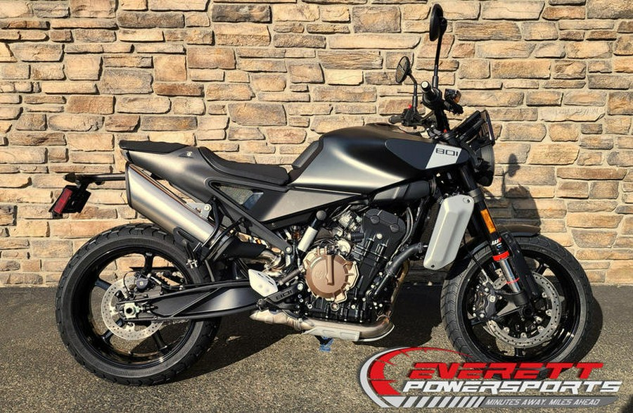 2025 Husqvarna® Svartpilen 801