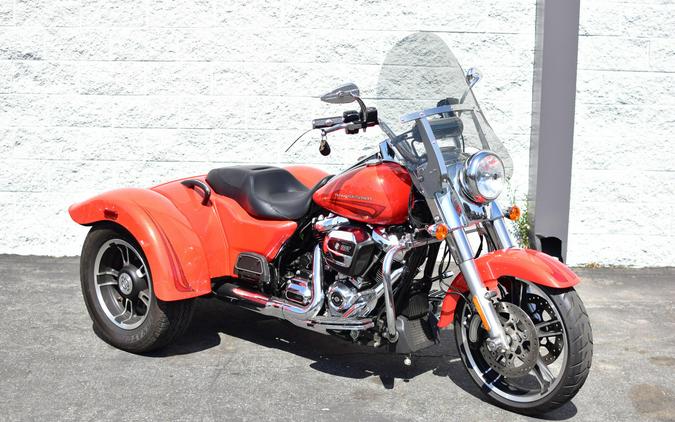 2017 Harley-Davidson Freewheeler Custom Colour Laguna Orange