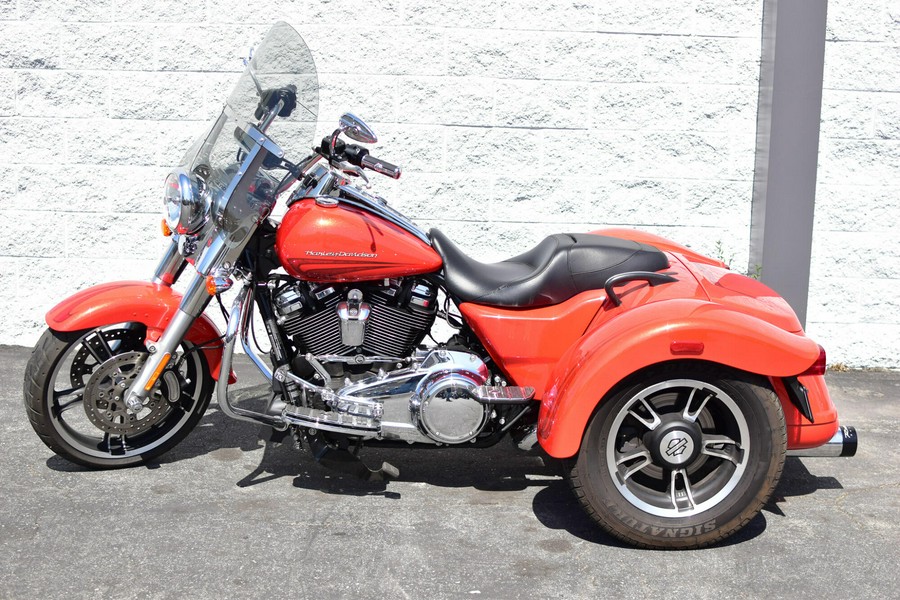 2017 Harley-Davidson Freewheeler Custom Colour Laguna Orange
