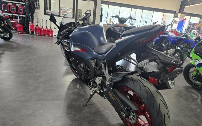 2027 Kawasaki Ninja® ZX™-6R ABS