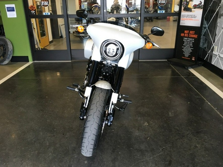 Harley-Davidson® Sport Glide® 2021 FLSB 029805 STONE WASHED WHITE PEARL