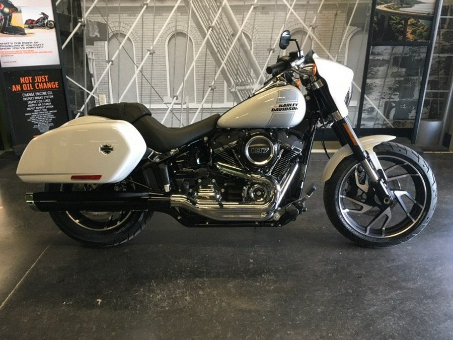 Harley-Davidson® Sport Glide® 2021 FLSB 029805 STONE WASHED WHITE PEARL