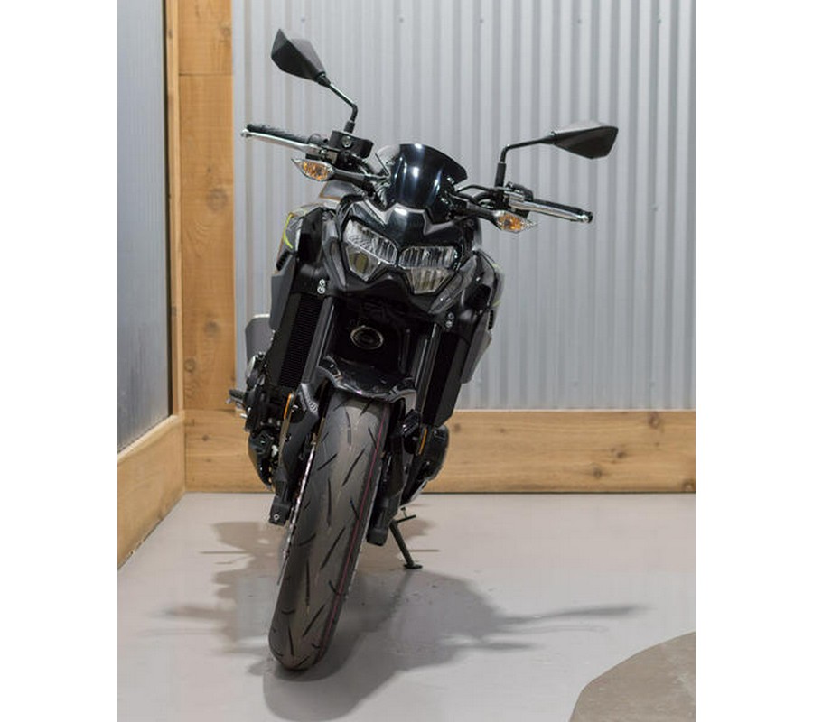 2024 Kawasaki Z900 ABS Metallic Spark Black/Metallic Matte Dark Gray