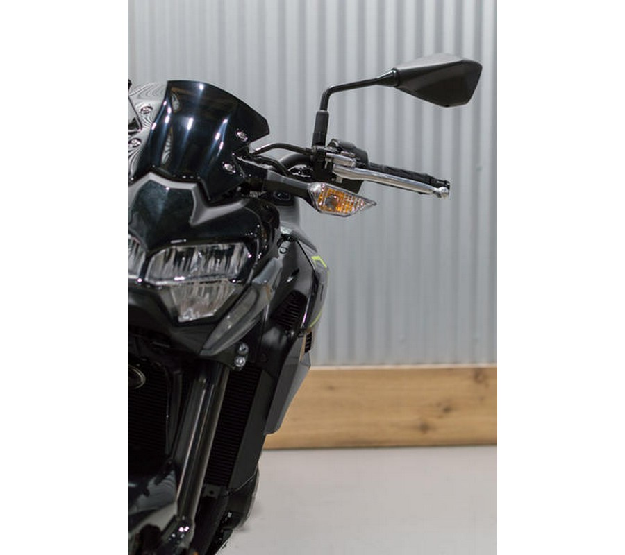 2024 Kawasaki Z900 ABS Metallic Spark Black/Metallic Matte Dark Gray