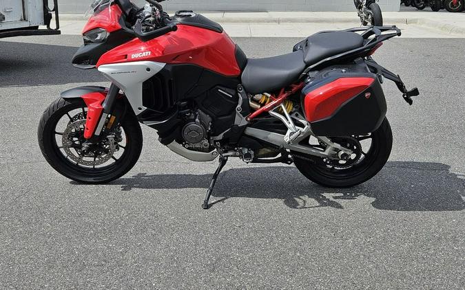 2022 Ducati Multistrada V4S Ducati Red / Alloy Wheels