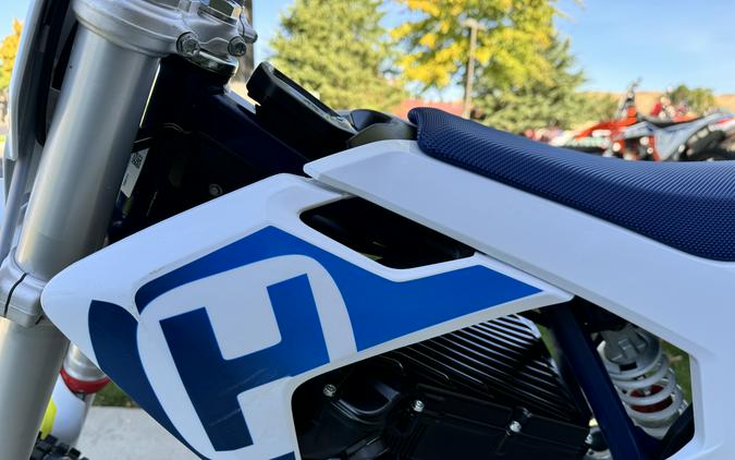 2020 Husqvarna Motorcycles EE 5