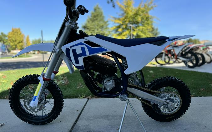 2020 Husqvarna Motorcycles EE 5