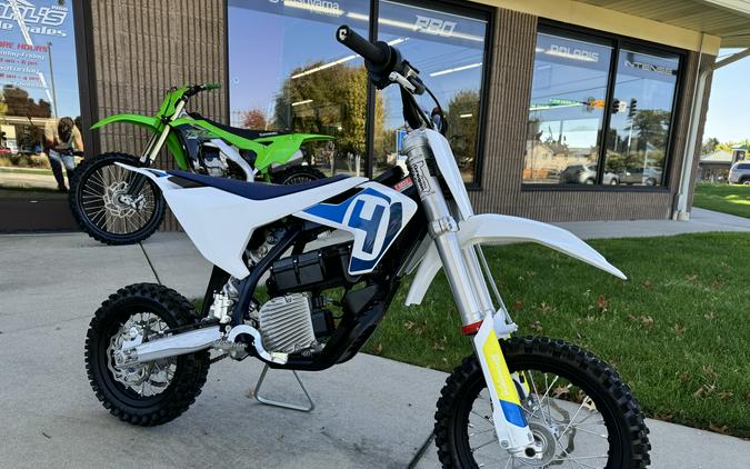 2020 Husqvarna Motorcycles EE 5