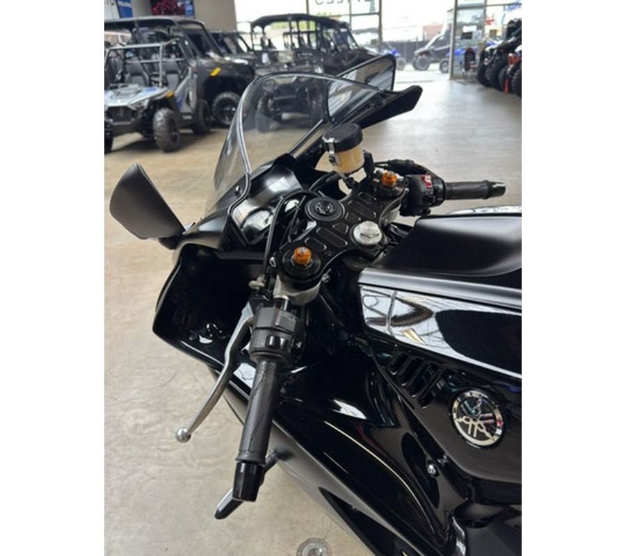 2025 Yamaha YZFR7SCB R7